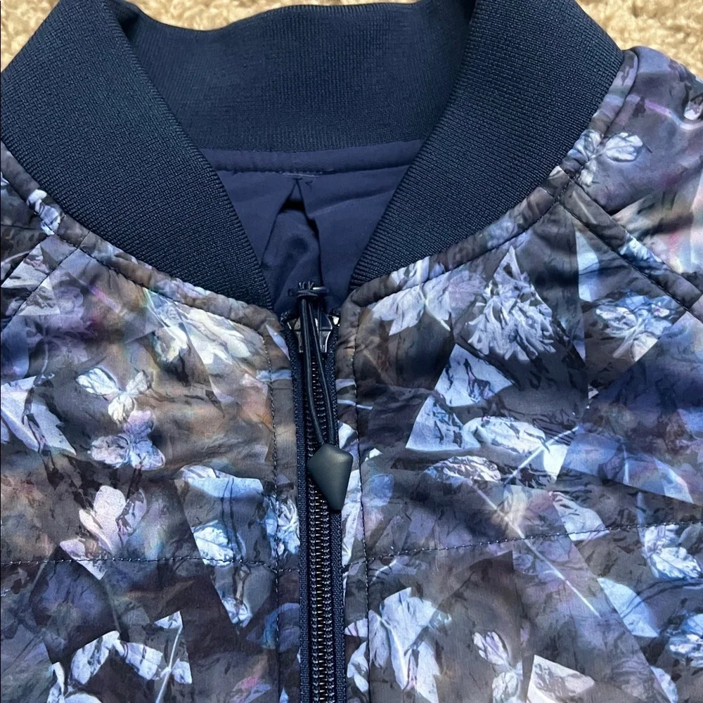 Ivivva Navy Reversable Bomber Jacket Girls sz 4-6